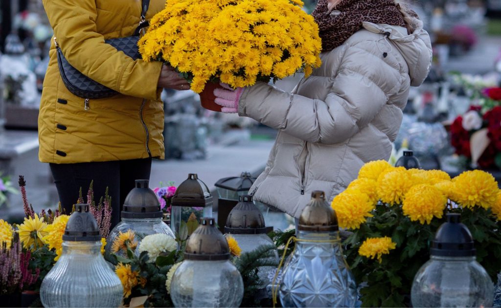 Entretenir et fleurir une sépulture à Auby